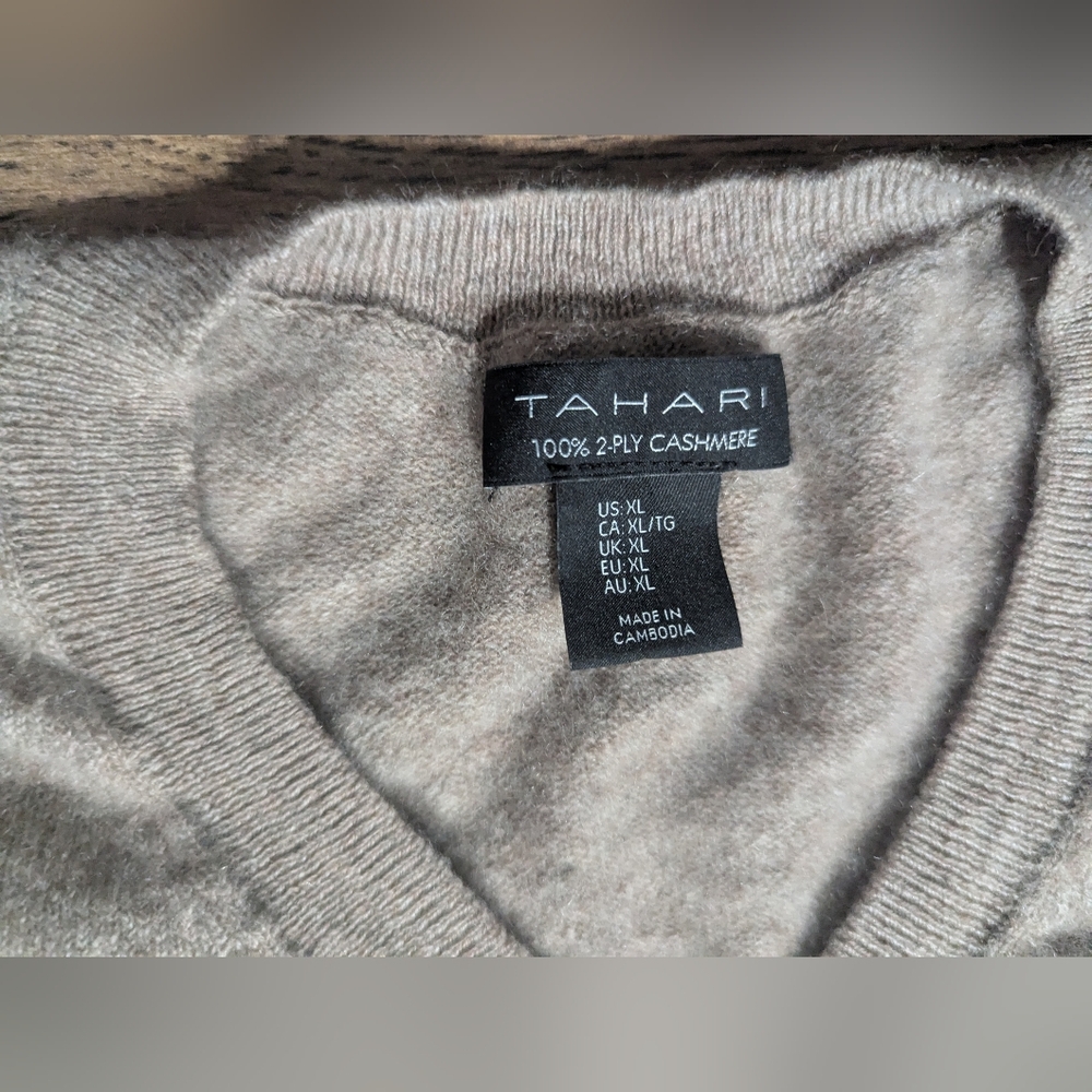 Tahari Women's 100% 2 Ply Cashmere V-Neck High Low Beige Sweater Dolman Sleeves - Picture 4 of 14